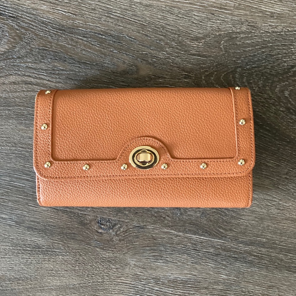Ora Delphine Sonia wallet